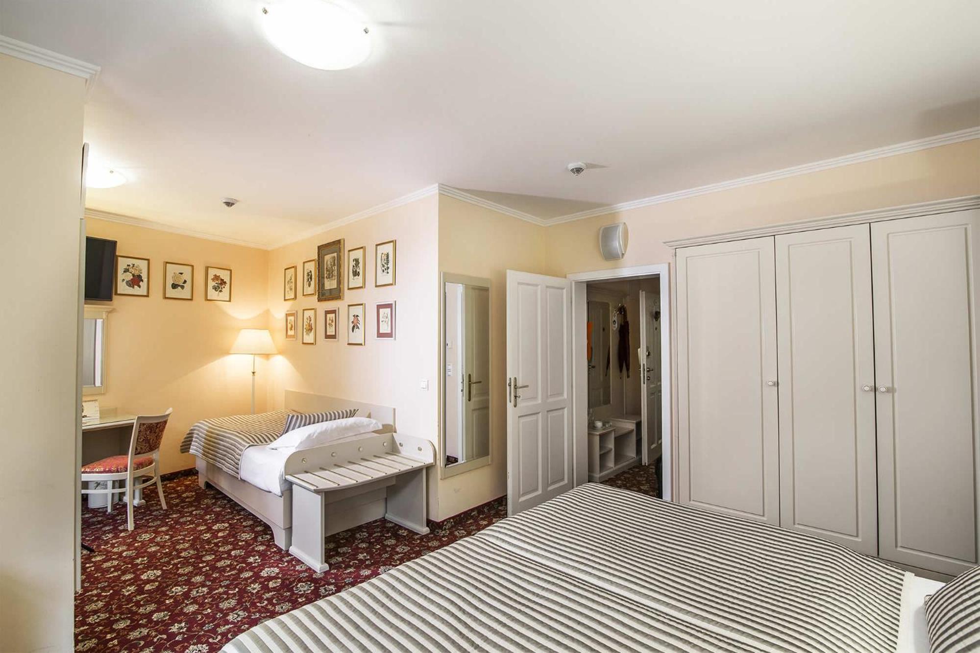 Karlsbad Grande Madonna Hotell Exteriör bild
