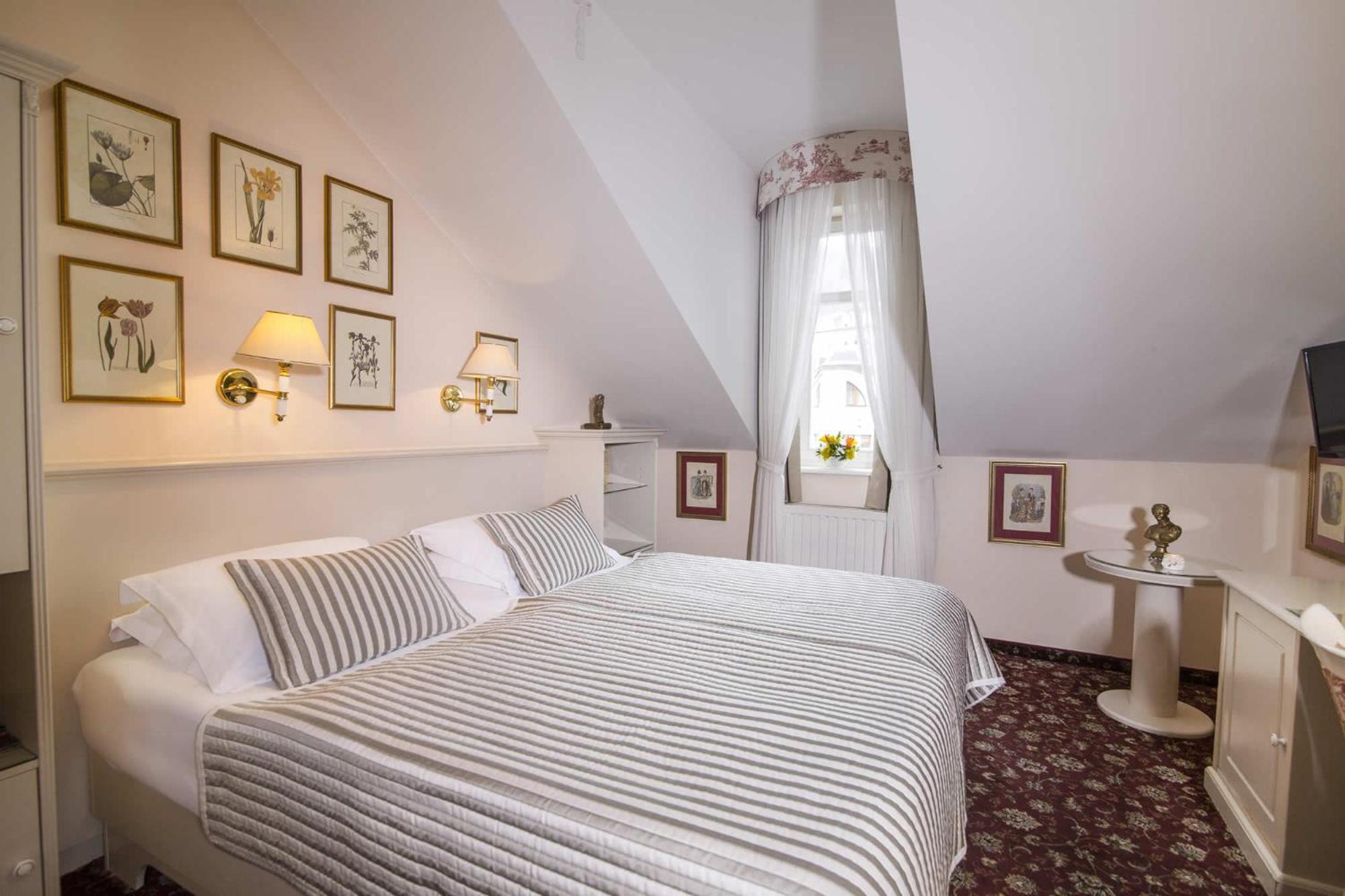 Karlsbad Grande Madonna Hotell Exteriör bild