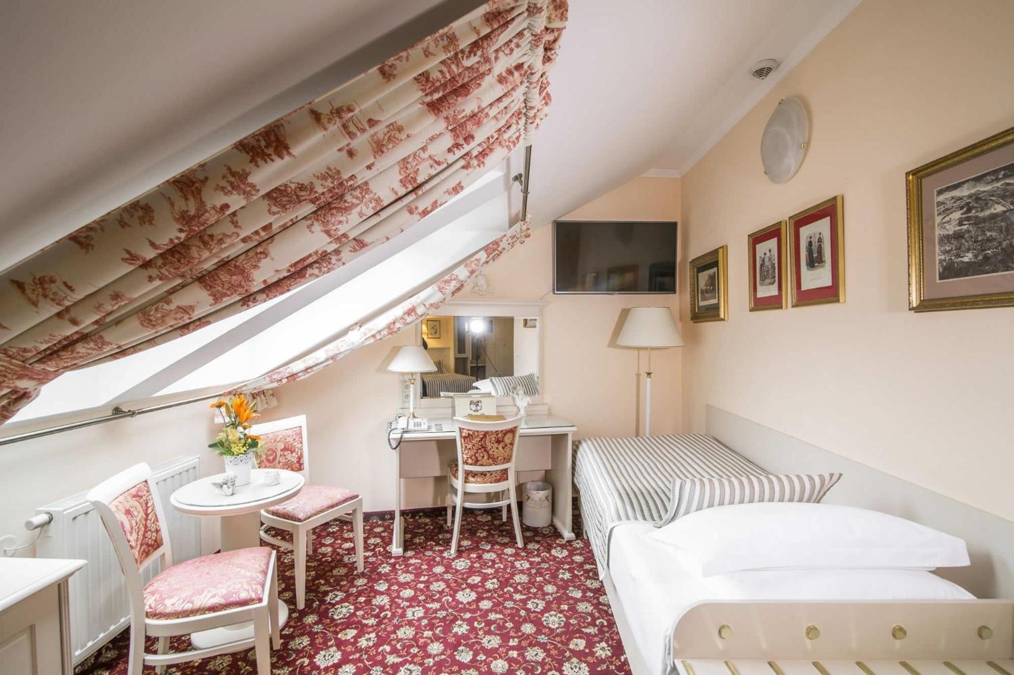 Karlsbad Grande Madonna Hotell Exteriör bild