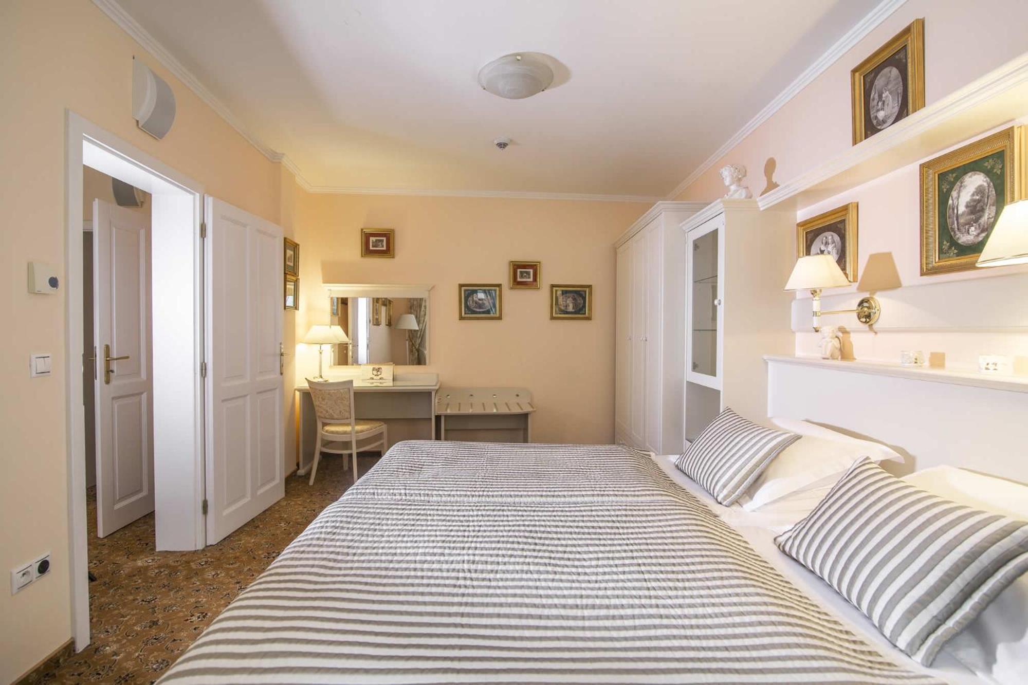 Karlsbad Grande Madonna Hotell Exteriör bild