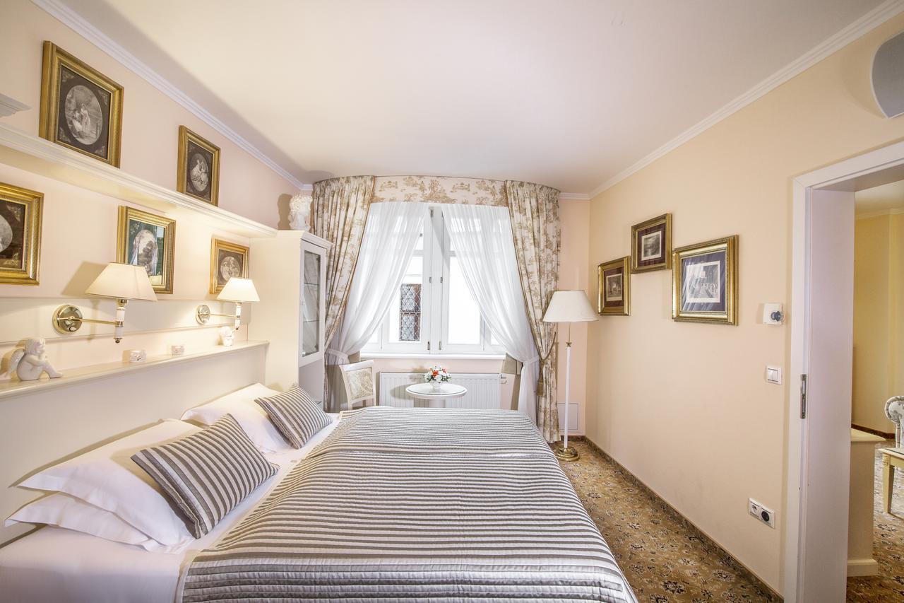 Karlsbad Grande Madonna Hotell Exteriör bild