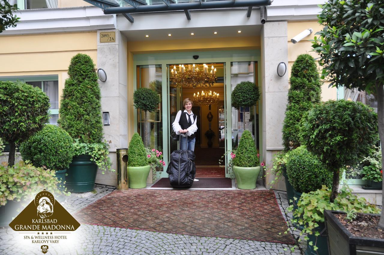 Karlsbad Grande Madonna Hotell Exteriör bild