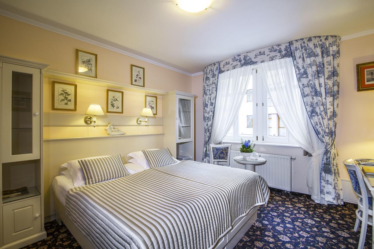 Karlsbad Grande Madonna Hotell Exteriör bild